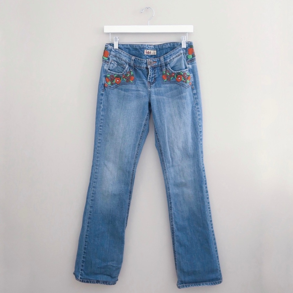Y2K L.e.i. “Ashley” Ultra Low Rise Bootcut Jeans w/ Floral Embroidery